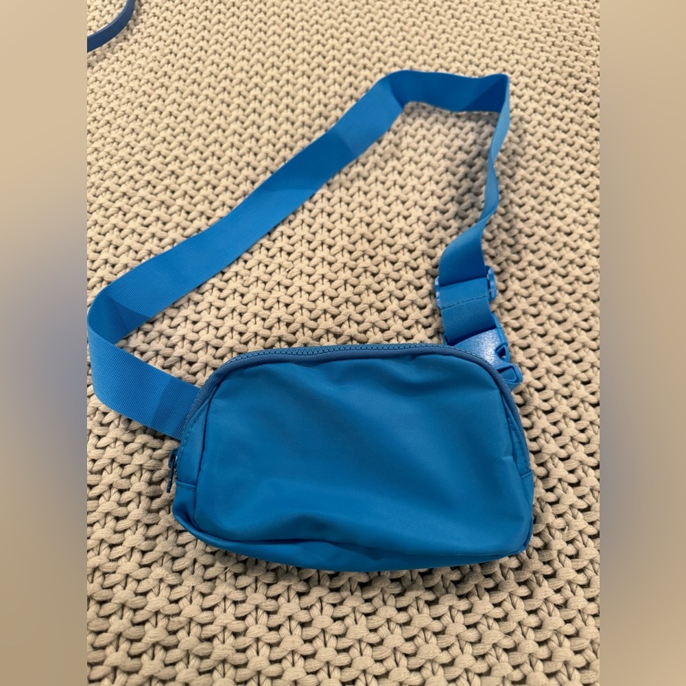 Pink Lily belt bag